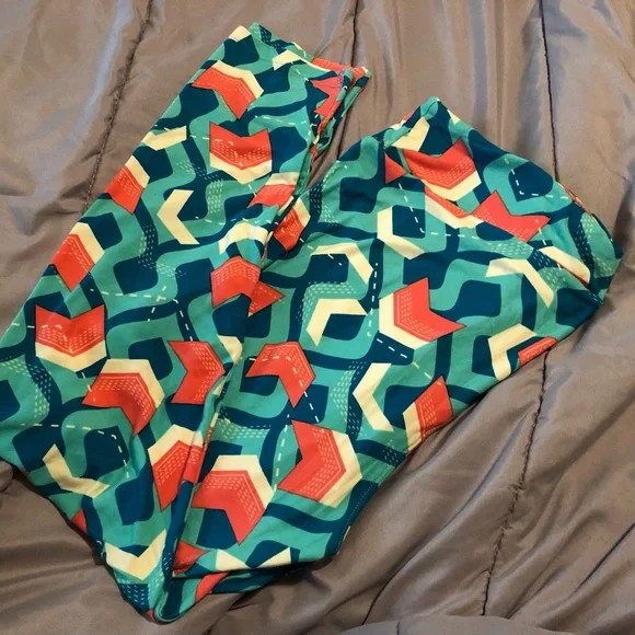 LuLaRoe Leggings Watermelon Green TC2 NWOT - Picture 3 of 4